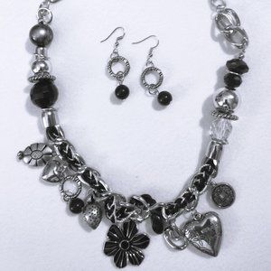 Silver Necklace with matching Earrings - Paparazzi